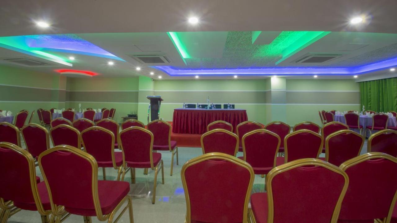 Hotel Mira Garden Srihotto Zewnętrze zdjęcie