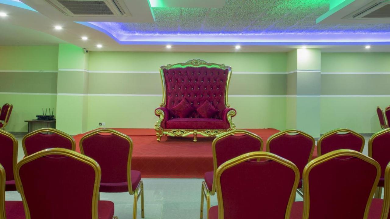 Hotel Mira Garden Srihotto Zewnętrze zdjęcie