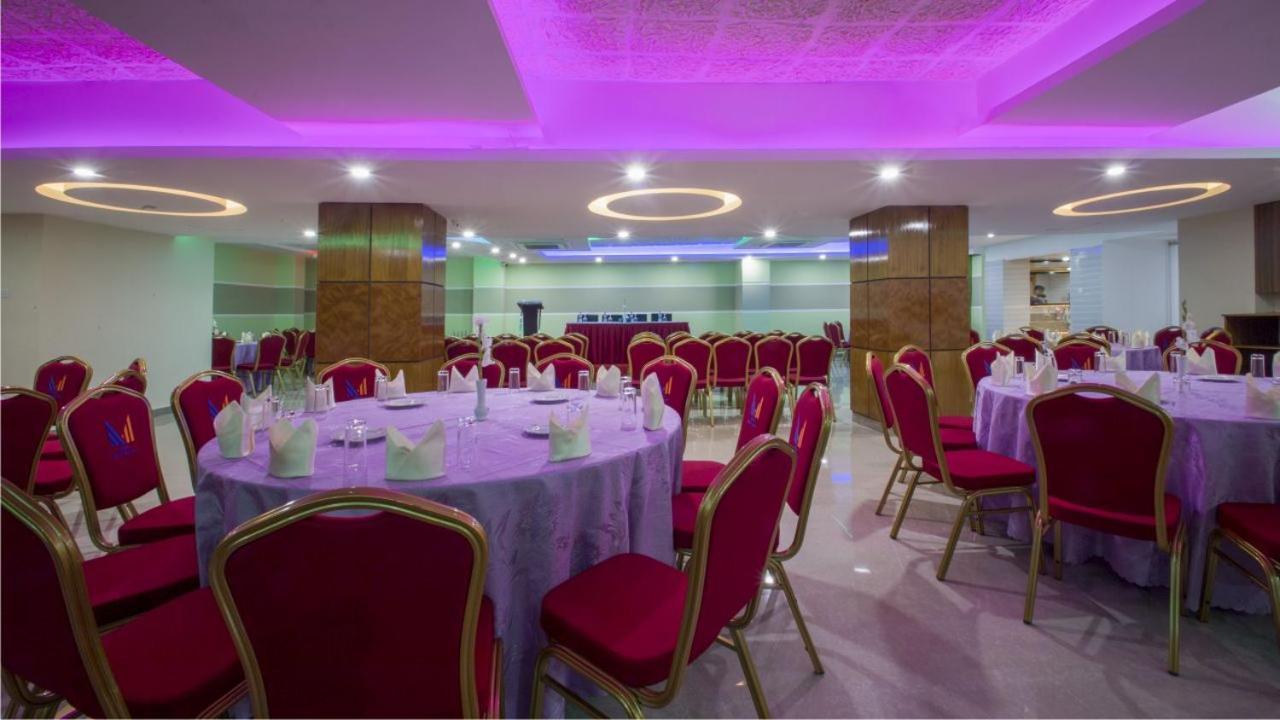 Hotel Mira Garden Srihotto Zewnętrze zdjęcie